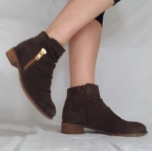 Sketchers Suede Boots fits 6.5-7